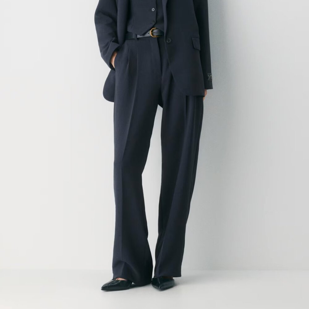 Aritzia The Effortless Pant (Navy) Size 4
